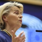 "Les femmes doivent savoir si leurs employeurs les traitent de façon équitable. Et lorsque ce n'est pas le cas, elles doivent être en mesure de se défendre et d'obtenir ce qu'elles méritent", a déclaré la présidente de la Commission, Ursula von de...